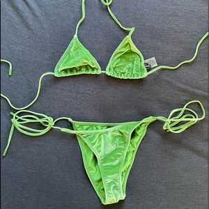 Triangl Bikini.